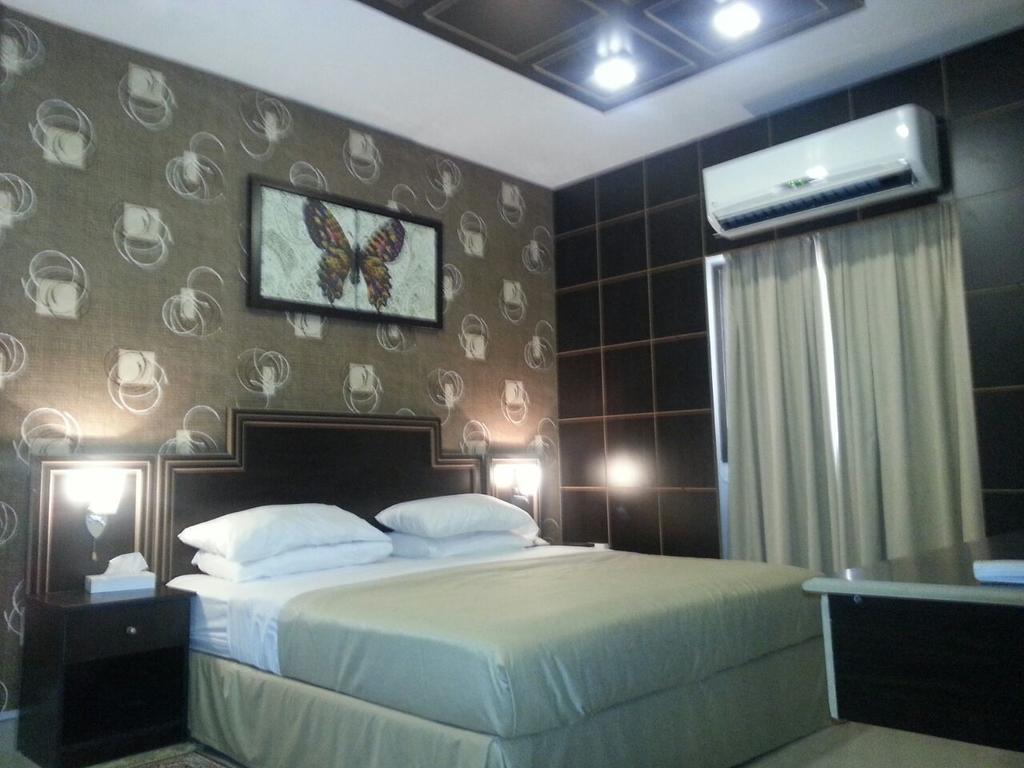 Dolphin Hotel Muskat Bagian luar foto